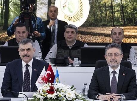 Orman yangınlarına ilişkin iki bakandan ortak açıklama! 30 il için alarm verildi