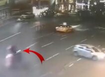 Şişhane’de korkunç kaza! Motosiklet durağa daldı: 1 ölü, 3 yaralı