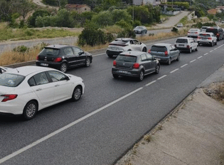 22 kilometrelik araç kuyruğu! Bayramın ikinci günü tatilcilerin akın ettiği il