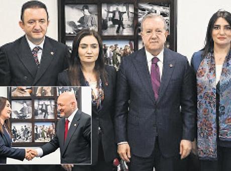 CHP’de bayramlaşma iki adrese bölündü