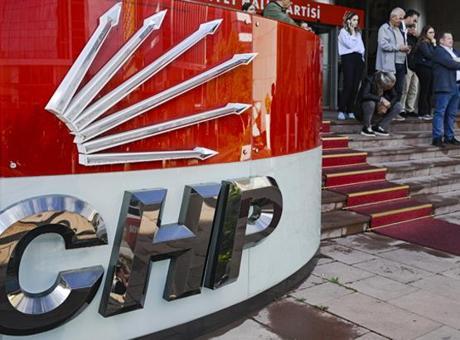 CHP’de kurultay kavgası