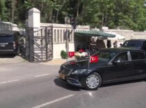 Cumhurbaşkanı Erdoğan, arife günü anne ve babasının kabirlerini ziyaret etti