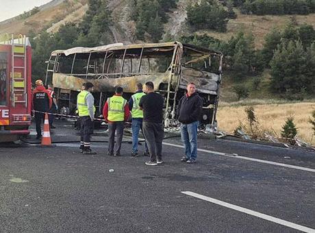Denizli'de kahreden olay! Yolcu otobüsü yandı: Bölgeden görüntüler