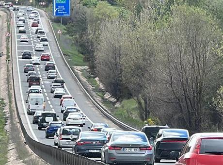 HABERLER: Bayram dönüşü trafik yoğunluğu başladı! Trafik, yer yer durma noktasına geldi