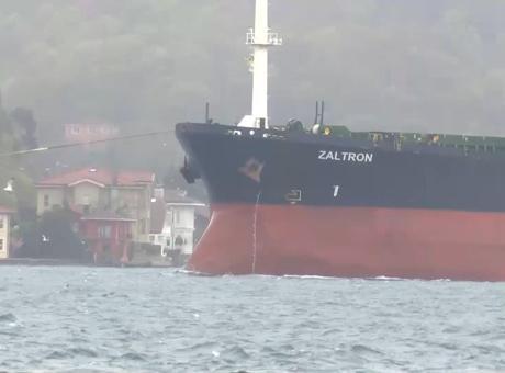 İstanbul Boğazı'nda arızalanan gemi kurtarıldı