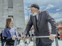 İstanbul sokaklarında gizli kahraman: Kimliği şaşırtıyor