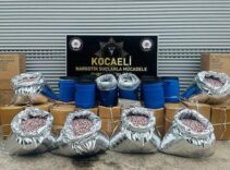 Kocaeli'de 1 ton 80 kilogram uyuşturucu ham maddesi ele geçirildi