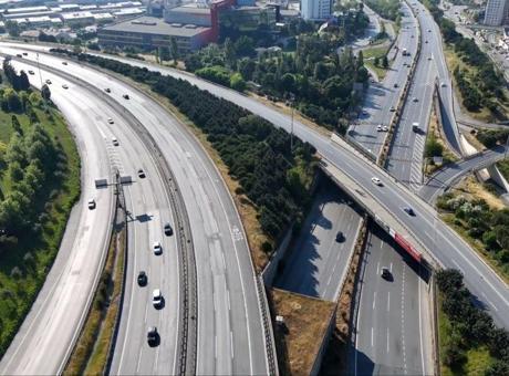 Kurban Bayramı’nda İstanbul bomboş kaldı! TEM Otoyolu ve Mahmutbey mevkiindeki sakinlik