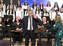Okul müdürünün söylediği şarkıyı milyonlar izledi! Profesyonel kaydı da ortaya çıktı