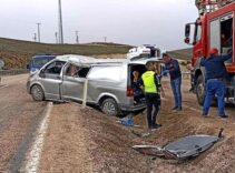 Sivas'ta korkunç kaza! Minibüs devrildi: Ölü ve yaralılar var