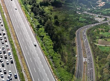 SON DAKİKA TRAFİK HABERLERİ: Bolu geçişinde uzun araç kuyrukları