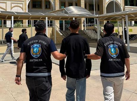 '12'den sonra Antalya'da devlet biziz' paylaşımı yapmıştı, gözaltına alındı
