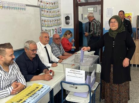 3 ilde seçim heyecanı! Oy kullanma işlemi başladı