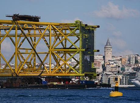 350 metrelik dev platform İstanbul Boğazı'nda