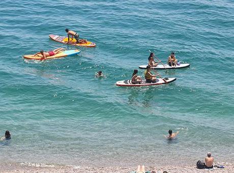 Antalya'da hissedilen sıcaklık 47 derece! Sahilde yoğunluk oluştu