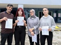 Baba, anne ve 2 kızı YKS'de birbirlerine rakip oldu
