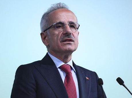 Bakan Uraloğlu: 15 gemimiz güvenli şekilde Basra Körfezi'nden ayrılmıştır