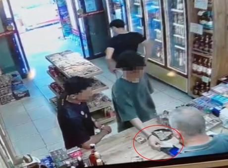 Bursa’da pes dedirten olay! Buldukları kredi kartıyla alışveriş yaptılar
