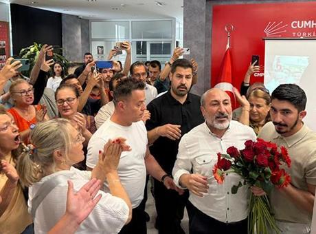 CHP İzmir İl Başkanlığı'nda gerginlik