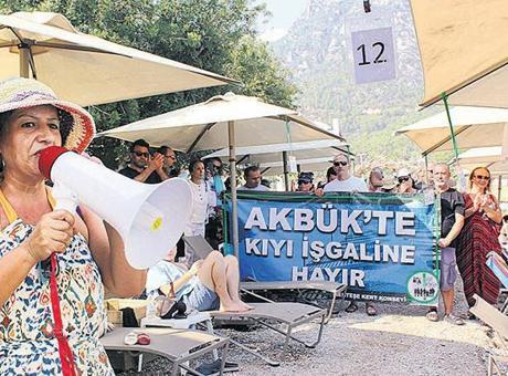 Ege’de plaj ücretlerine vatandaşlardan tepki