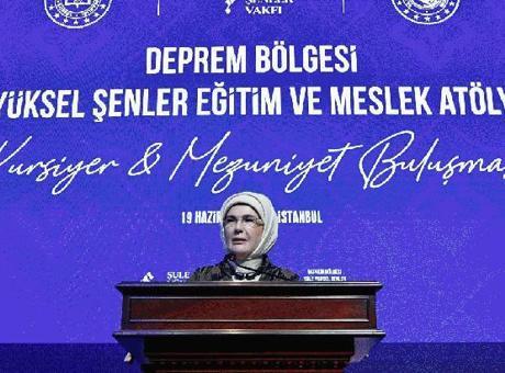 Emine Erdoğan, Şule Yüksel Şenler Vakfı'nın ‘Deprem Bölgesi Kursiyer ve Mezuniyet Buluşması’na katıldı