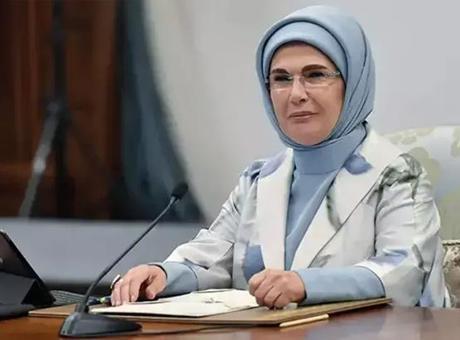 Emine Erdoğan YKS'ye girecek öğrencilere başarılar diledi