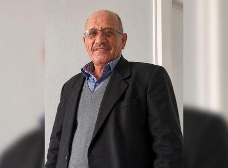 Evinin önünde kabusu yaşadı! Gördüğü arı hayatına mal oldu