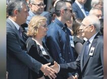 İlk karşılaşma ilk tokalaşma!