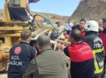 Kırıkkale'de feci olay! Kepçe 15 metre yükseklikten yuvarlandı: Sıkışan operatör ağır yaralandı
