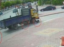 Konya'da dehşet anları! Kamyonetin altında kaldılar: 3'ü çocuk 4 yaralı