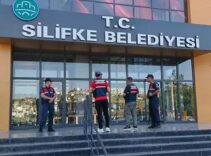 Mersin'in Silifke Belediyesi'ne operasyon! Belediye başkanı dahil 8 şüpheli tutuklandı