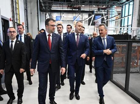 Nawrocki ASELSAN’ı ziyaret etti! ‘Türkiye ile daha güçlü ittifak kurmaya hazırız’