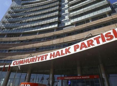 Özgür Özel'i destekleyen CHP'li vekillerden 'Olağanüstü Kurultay' çağrısı