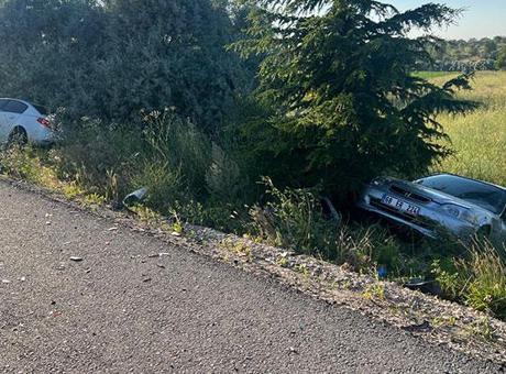 Park halindeki araca çarptı: 1 ölü, 1 yaralı