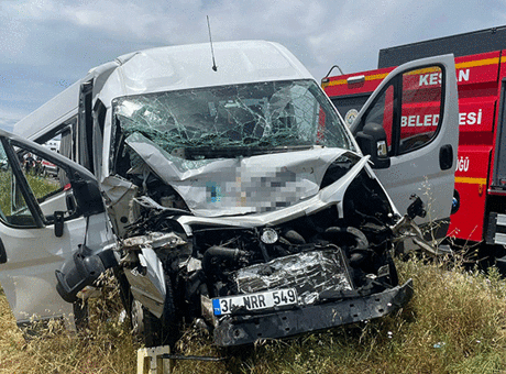 Personel servisi tankere çarptı! Otoyolda can pazarı