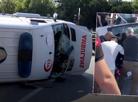 SON DAKİKA | Kağıthane’de motosikletle çarpışan ambulansta can pazarı! Kazada 3’ü sağlık çalışanı 4 yaralı var