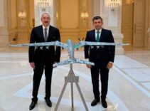Aliyev, Baykar Yönetim Kurulu Başkanı Bayraktar'ı kabul etti