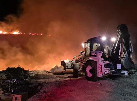 Bodrum'da makilik alan alevlere teslim oldu! Ekiplerin yoğun müdahalesi yangını söndürdü