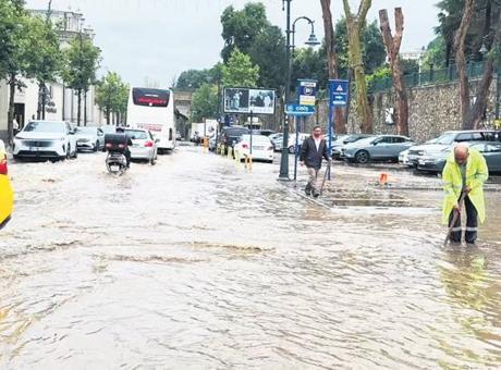 İstanbul’da sağanak esareti