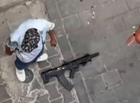 İzmir'de sokak ortasında maganda dehşeti! Kıskıvrak yakalandılar