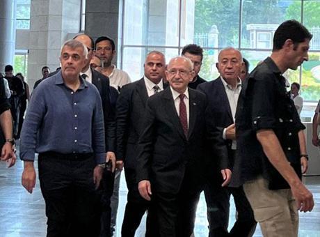 Kılıçdaroğlu, Deniz Göktaş'a destek için adliyede