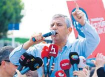 Özel’den 3 dava tepkisi