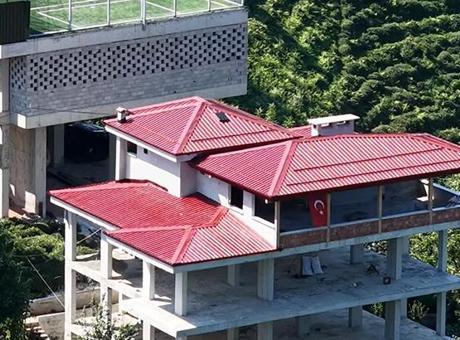 Rize zekası yine devrede! Halı saha için düz alan bulamayınca yaratıcılık konuştu: Süperin süperi oldu