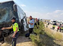 Son dakika: Aksaray'da yolcu otobüsü yoldan çıktı! Çok sayıda yaralı var