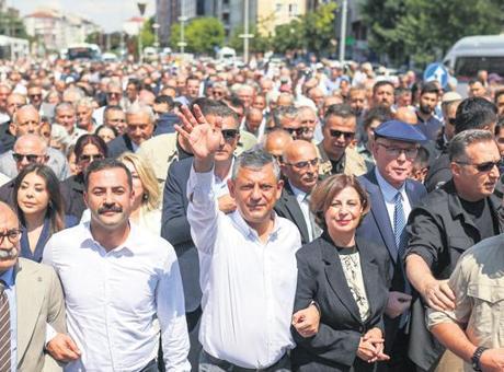 Yeni parti için kritik günler